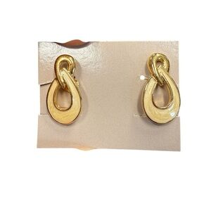 Avon “tailored loop” Goldtone clip Earrings NIB vintage 1990